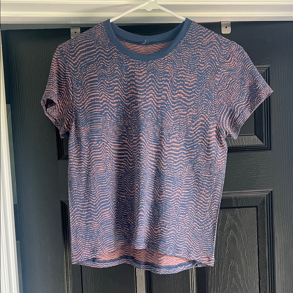 Lululemon workout top